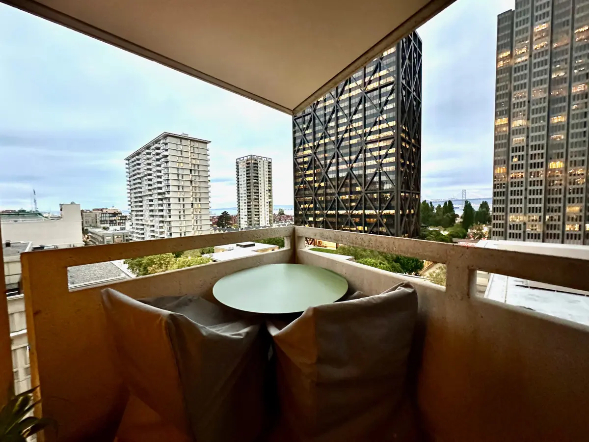 balony view of downtown san francisco from the jay hotel