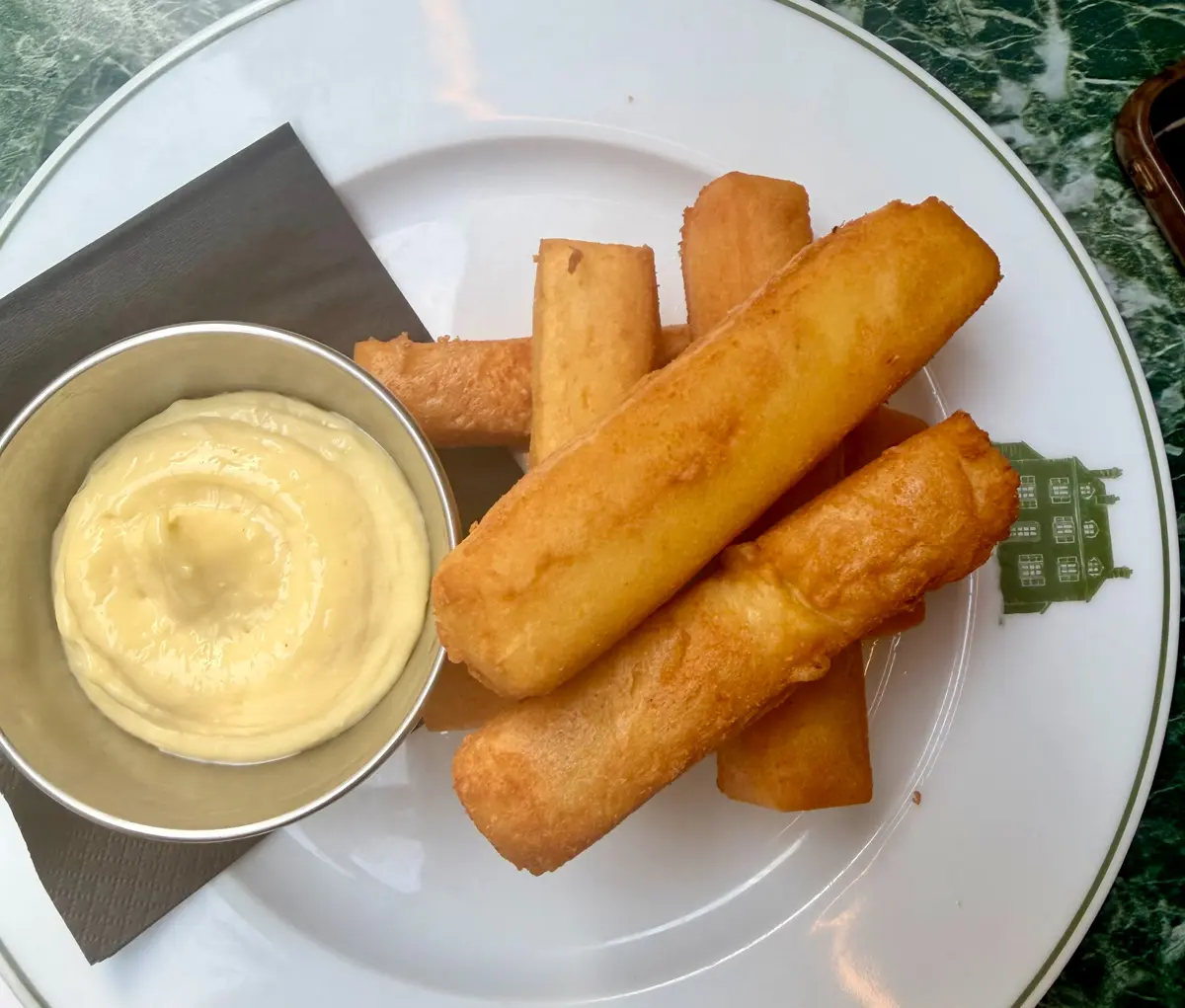panisse 'fries' with aoili