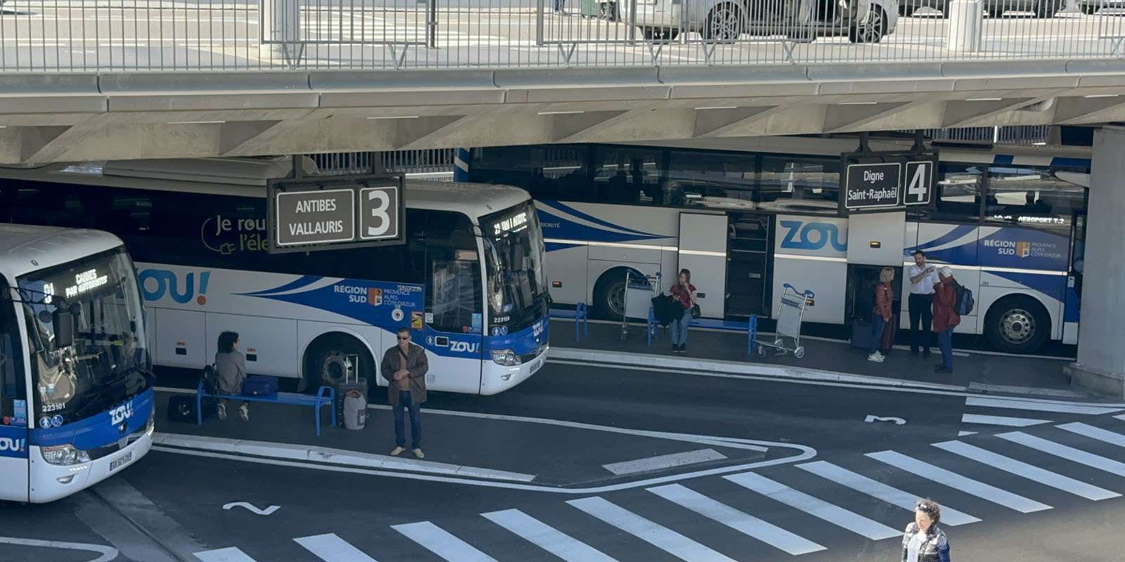 buses lined up at terminal 2 at Nice airport