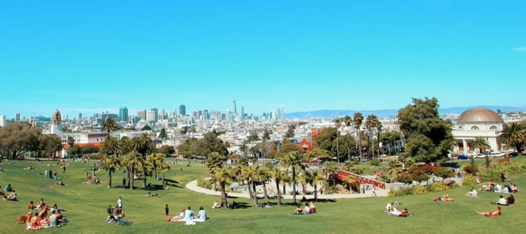 Dorlores Park on a sunny day with views to downtown San Francisco