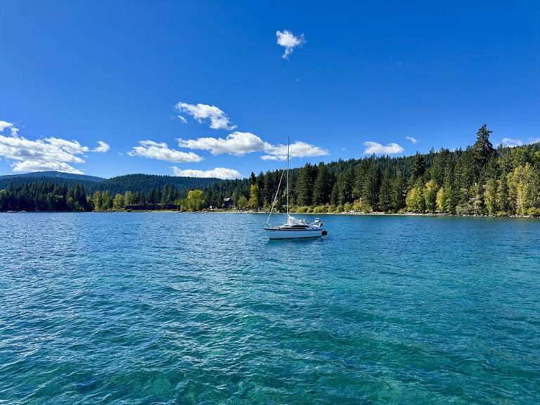 lake tahoe sailboat with turquoise water and blue sky