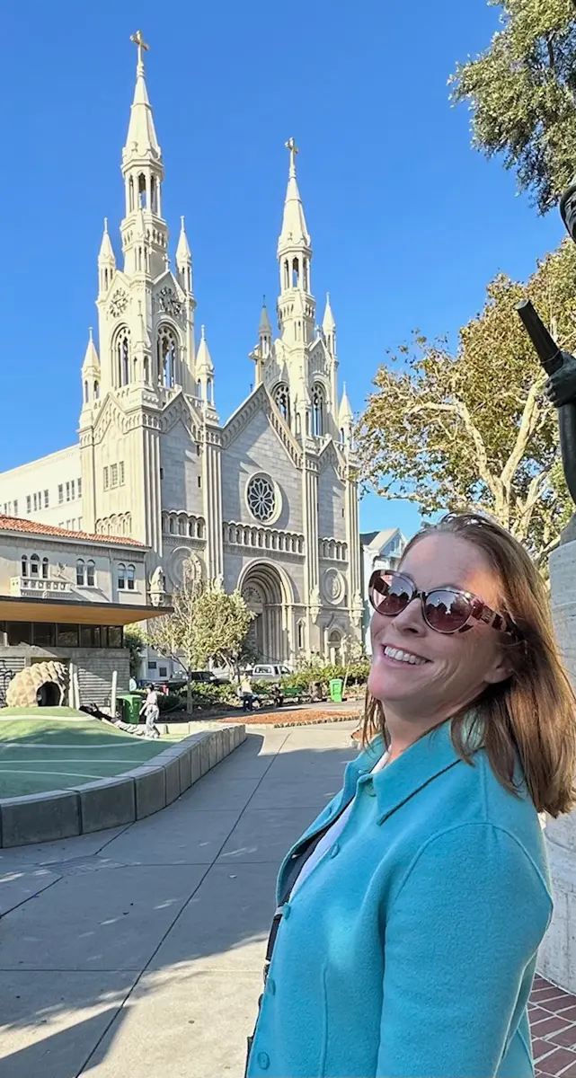 walking tour in san francisco with cathedral in background