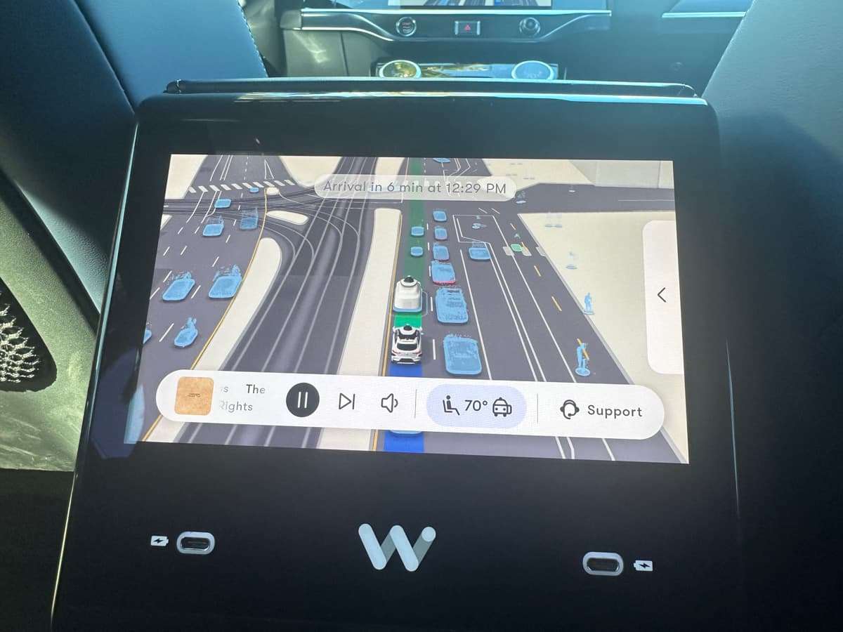 waymo map showing real time route and traffic