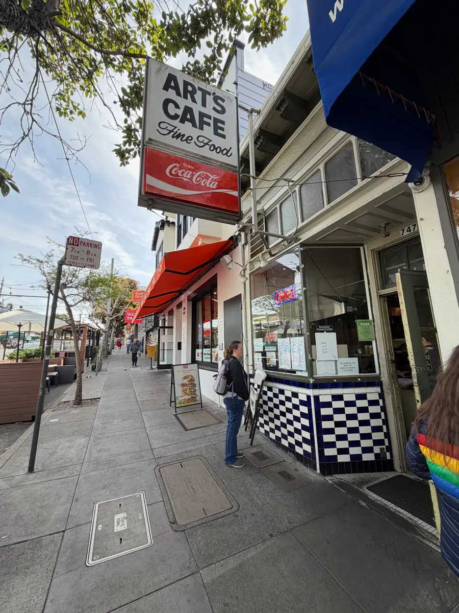 arts cafe exterior on irving street