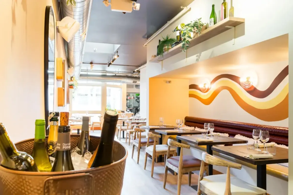 the light interior of cache on 9th avenue in the Inner Sunset San Francsisco