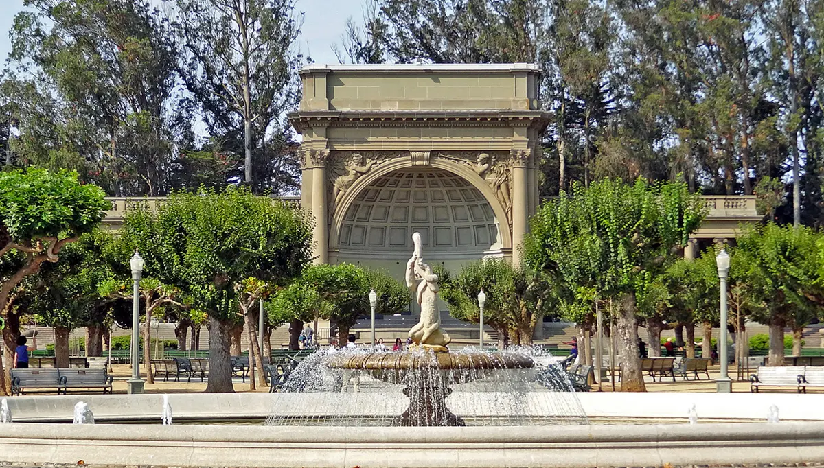 free outdoor concert venue in golden gate park, Spreckles Temple of Musis, also know as the Bandshell