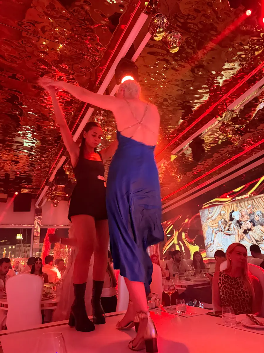 l'opera in saint tropez dancing on tables