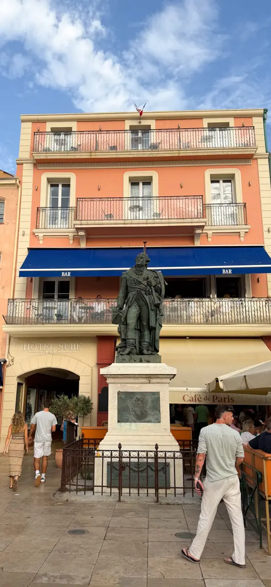 entrance to sube hotel in saint tropez