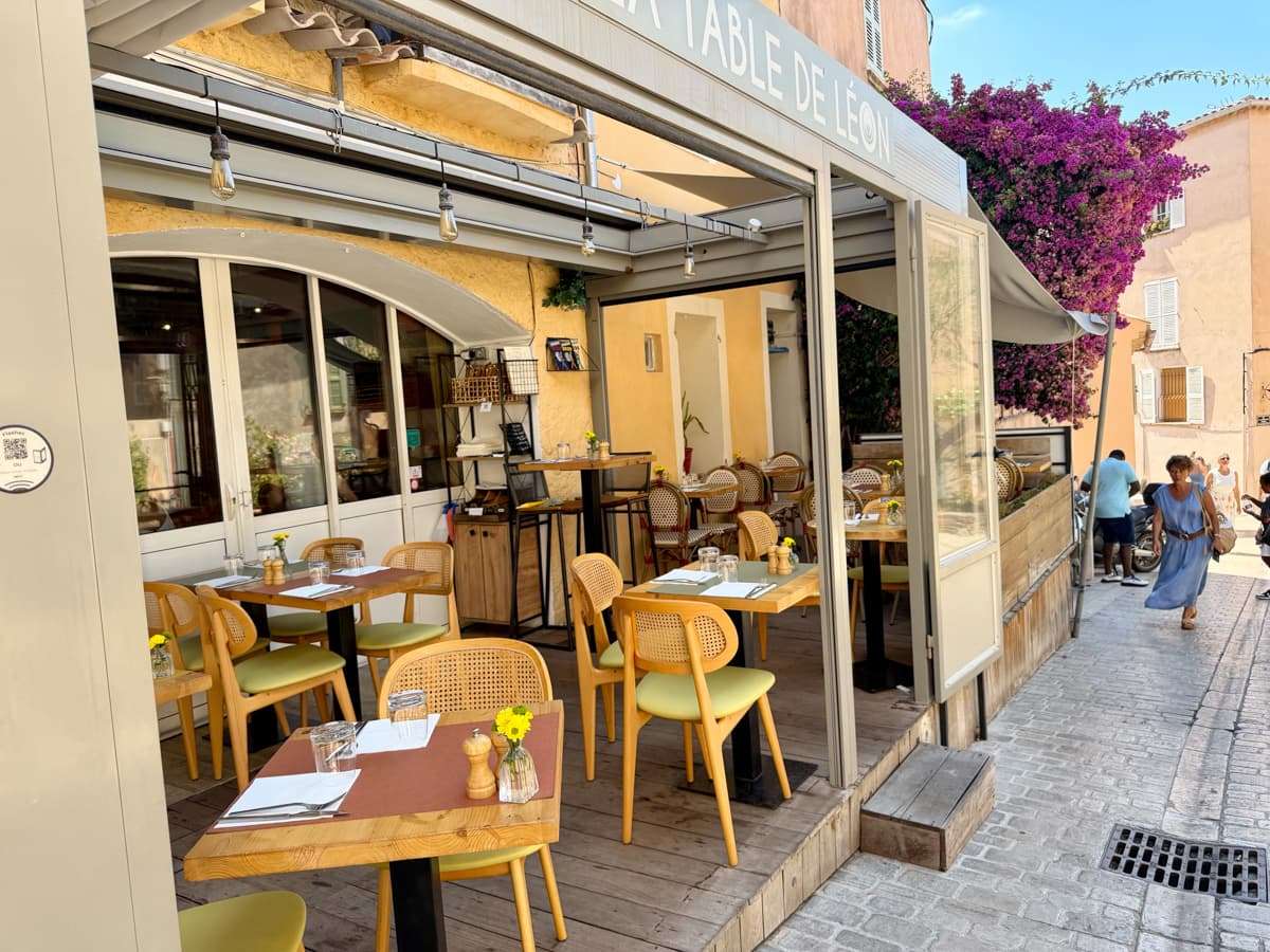 table de leon in saint tropez
