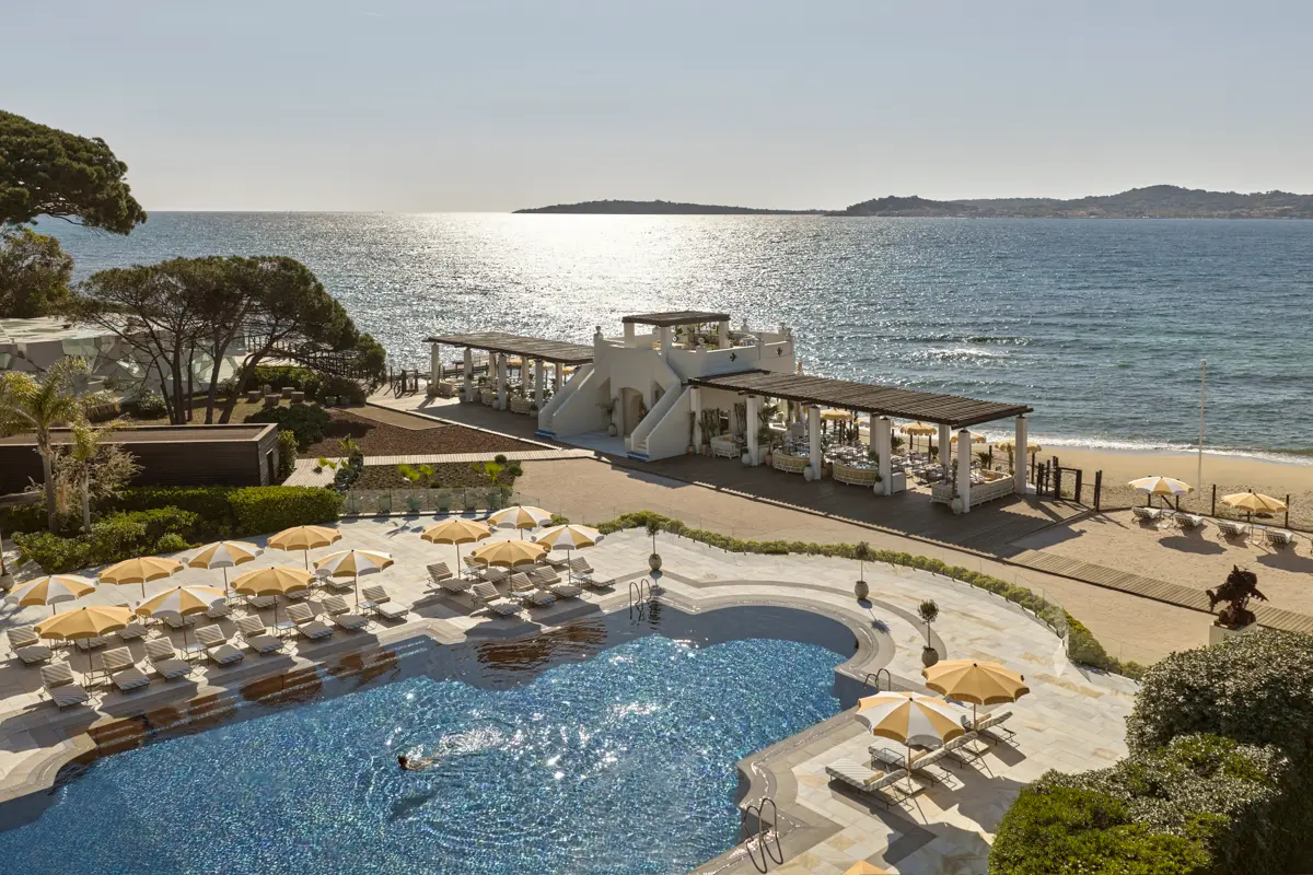 pool and beach at COMO le beauvallon 